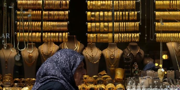 «آي صاغة»: ارتفاع الدولار يدفع أسعار الذهب للصعود وعيار 21 يقترب من 4 آلاف جنيه