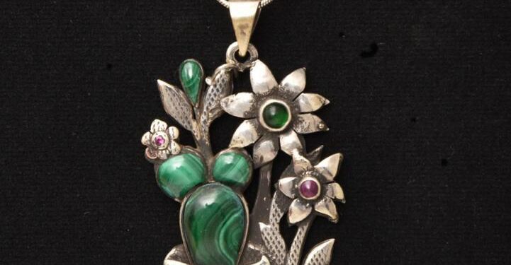 “نوكس آرت جاليري” يشهد أول معرض لفن الحلي بالتعاون مع الفنانة رحاب عبد العال