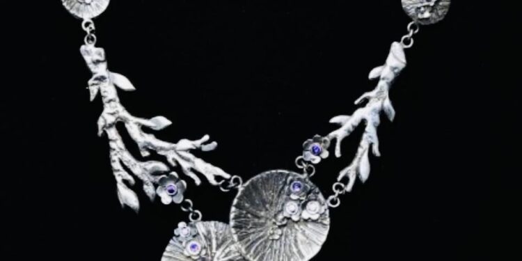 “نوكس آرت جاليري” يشهد أول معرض لفن الحلي بالتعاون مع الفنانة رحاب عبد العال