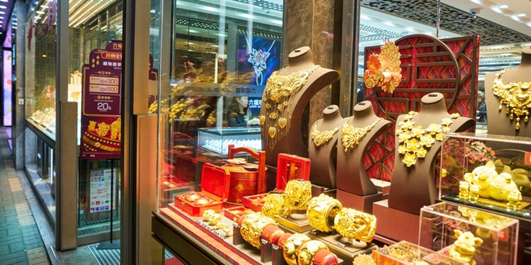 «آي صاغة»: 50 جنيهًا زيادة في أسعار الذهب وسط تذبذب الأوقية بالبورصة العالمية 92 «آي صاغة»: 50 جنيهًا زيادة في أسعار الذهب وسط تذبذب الأوقية بالبورصة العالمية