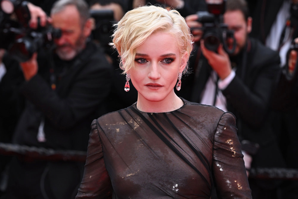 Julia Garner Cannes Film Festival 2025 Opening Ceremony Red Carpet Fashion Style Gucci Tom Lorenzo Site 1