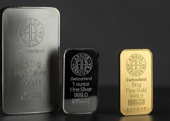 الملاذ الآمن»:الفضة تتماسك في السوق المحلي وتتراجع عالميًا مع تصاعد ضغوط السياسة النقدية