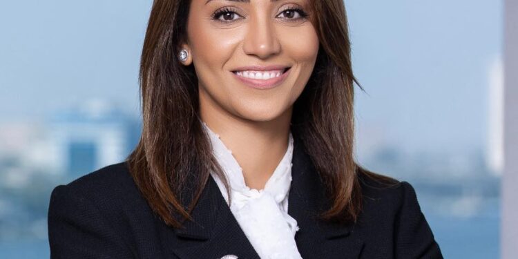 سارة حسني: الأسواق تستجيب فوريًا لضربة إسرائيل… والذهب يقفز كمرآة للقلق العالمي 94 سارة حسني: الأسواق تستجيب فوريًا لضربة إسرائيل… والذهب يقفز كمرآة للقلق العالمي