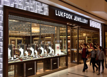 لوك فوك تسجل تراجعًا حادًا في الأرباح والمبيعات بسبب أسعار الذهب