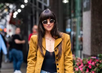 «داكوتا جونسون» تتألق بمجوهرات تفوق 100 ألف دولار في نيويورك