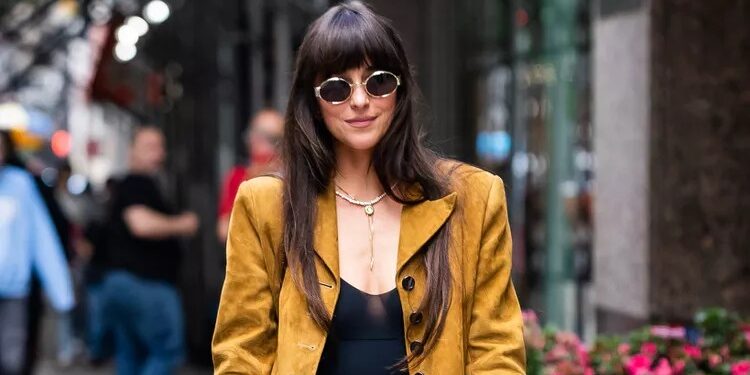 «داكوتا جونسون» تتألق بمجوهرات تفوق 100 ألف دولار في نيويورك 97 «داكوتا جونسون» تتألق بمجوهرات تفوق 100 ألف دولار في نيويورك