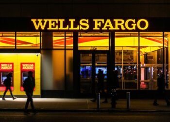 ويلز فارجو تتوقع صعود الذهب إلى 3600 دولار بحلول 2026