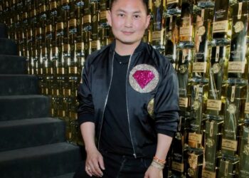 كايل تشان.. من تصفيف الشعر إلى تصميم مجوهرات مشاهير هوليوود