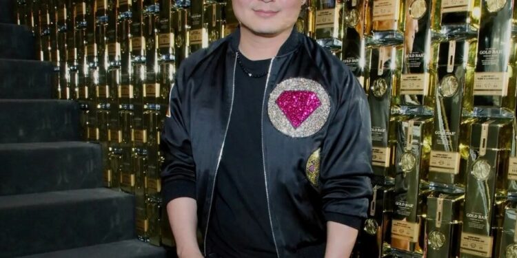 كايل تشان.. من تصفيف الشعر إلى تصميم مجوهرات مشاهير هوليوود