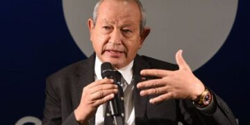 ساويرس: مصر غنية بالذهب لكن التنقيب العشوائي المسلح يهدد استثمارات الشركات