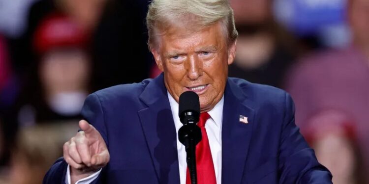 ترامب يجدد ضغوطه على الاحتياطي الفيدرالي لخفض الفائدة ويثير جدلاً حول استقلالية السياسة النقدية