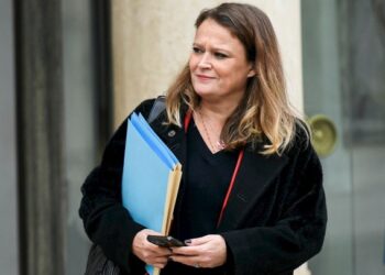 فرنسا تتمسك بتسمية “ألماس صناعي” وتمنع مصطلحات “ألماس مختبر” و”ألماس مزروع”