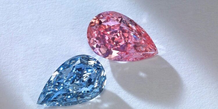 أسعار الألماس الملوّن الفاخر تتراجع 0.5% في الربع الثاني وسط بوادر استقرار بالسوق
