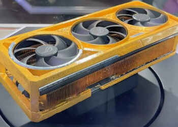 أسوس تكشف عن بطاقات فيديو تزن 7 كجم من الذهب عيار 24