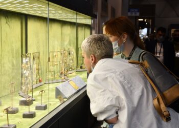 الاستهلاك الفردي من الذهب في الشرق الأوسط وآسيا خلال 15 عامًا… الإمارات والكويت تتصدران، ومصر تُسجل ارتفاعًا ملحوظًا في 2024