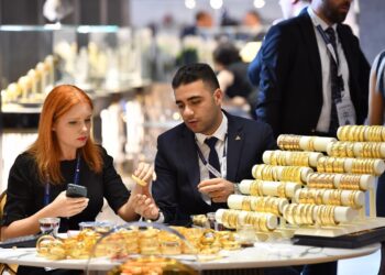 مجلس الذهب العالمي: تراجع الطلب على المجوهرات بنسبة 14% في الربع الثاني من 2025