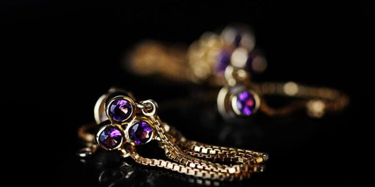 صناعة المجوهرات تحت مجهر الاقتصاد العالمي.. ما بين الذهب والطلب والتكنولوجيا