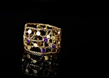 سرقة مجوهرات بـ 2 مليون دولار في 90 ثانية فقط… جريمة صادمة تهز واشنطن