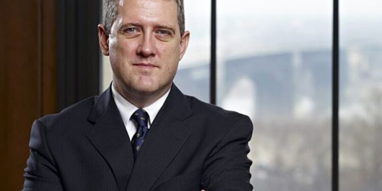 جيمس بولارد: خفض الفائدة في سبتمبر “محسوم”.. ومستعد لخلافة رئيس الفيدرالي الأمريكي