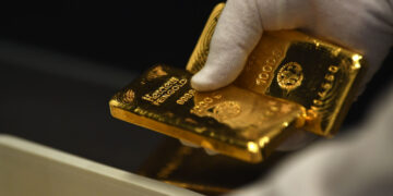 خبير: الفيدرالي مضطر لخفض الفائدة… والذهب قد يتجه إلى 4000 دولار هذا العام 4 خبير: الفيدرالي مضطر لخفض الفائدة… والذهب قد يتجه إلى 4000 دولار هذا العام