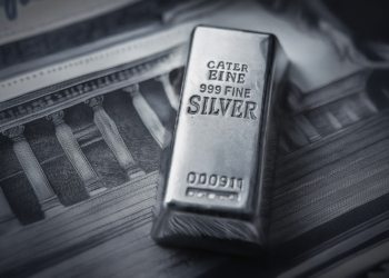 مركز «الملاذ الآمن»: مخاوف نقص المعروض تقود الفضة لأعلى مستوياتها منذ 14 عامًا مع تصاعد رهانات خفض الفائدة
