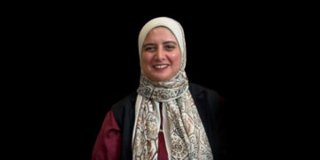 الفضة.. "المحارب الأبيض" يخرج من ظل الذهب ليقود سباق الاستثمار 1 دز فداء منصور الجوهري تكتب:هل تتفوق الفضة على الذهب؟ تحليل الأسعار والآفاق المستقبلية