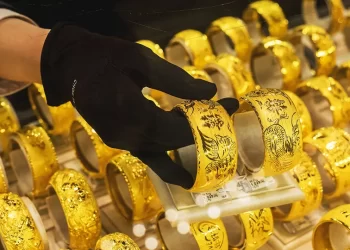 «آي صاغة»: الذهب يعاود الارتفاع وسط تجدد التوترات الجيوسياسية وحالة عدم اليقين التجاري