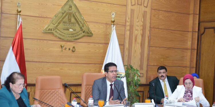 جامعة بنها تعتمد البكالوريوس المهني للحُلي والمجوهرات وتستقبل خريجي «إيجيبت جولد» لاستكمال الدراسة الجامعية 93 جامعة بنها تعتمد البكالوريوس المهني للحُلي والمجوهرات وتستقبل خريجي «إيجيبت جولد» لاستكمال الدراسة الجامعية