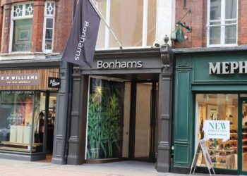 تحولات كبرى في صناعة المزادات: بيمبرتون تشتري بونهامز وتعين إدارة برؤية توسعية