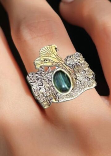 بمناسبة افتتاح المتحف المصري الكبير.. «رحاب عبد العال» تطلق مجموعة «لوتس» من الحُلي الفرعونية