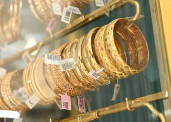 «آي صاغة» : تراجع طفيف في أسعار الذهب محليًا وعالميًا مع ترقّب بيانات أمريكية مفصلية هذا الأسبوع