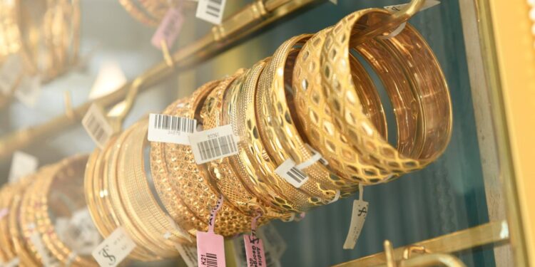 «آي صاغة» : تراجع طفيف في أسعار الذهب محليًا وعالميًا مع ترقّب بيانات أمريكية مفصلية هذا الأسبوع
