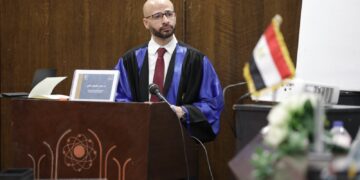 الإعلامي وليد فاروق يحصل على درجة الدكتوراه في الفنون التطبيقية 