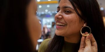 مورجان ستانلي: الذهب بطريقه إلى 4500 دولار للأوقية منتصف 2026