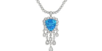 عقد «تيفاني» يحطم الرقم القياسي العالمي في مزاد كريستيز بـ4.2 مليون دولار 5 عقد «تيفاني» يحطم الرقم القياسي العالمي في مزاد كريستيز بـ4.2 مليون دولار