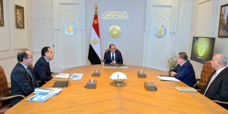 السيسي يتابع تعزيز الاستقرار المالي والنقدي وخفض التضخم ودعم الاحتياطي النقدي