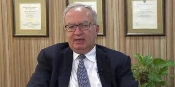 الأدوات المالية تعيد تشكيل سوق الذهب المصري.. الصناديق تقود التحول وتجذب أكثر من 300 ألف مستثمر 7 الأدوات المالية تعيد تشكيل سوق الذهب المصري.. الصناديق تقود التحول وتجذب أكثر من 300 ألف مستثمر