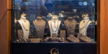بعد حملات وزارة التموين لضبط سوق الذهب .. نصائح أساسية للمواطنين قبل الشراء 13 بعد حملات وزارة التموين لضبط سوق الذهب .. نصائح أساسية للمواطنين قبل الشراء
