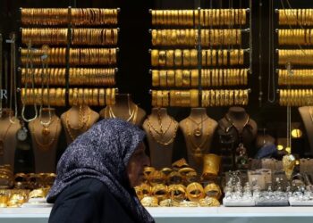 الذهب في إيران.. ملاذ تقليدي يتحول إلى مقياس للاحتجاج وانهيار الاقتصاد