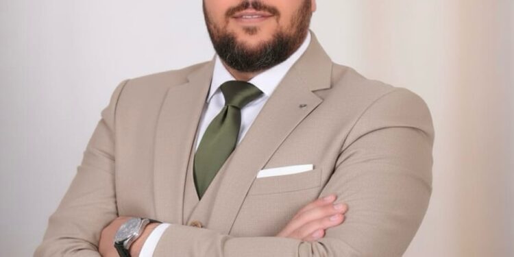 المدير التنفيذي لـ “آي صاغة” يكشف: 6 مراحل ترفع سعر الذهب على المستهلك.. و”المصنعية” بلا سقف قانوني