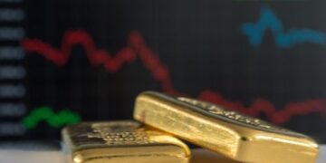 «آي صاغة»: الذهب يرتفع محليًا وعالميًا وسط ترقب محادثات جنيف وتذبذب الدولار