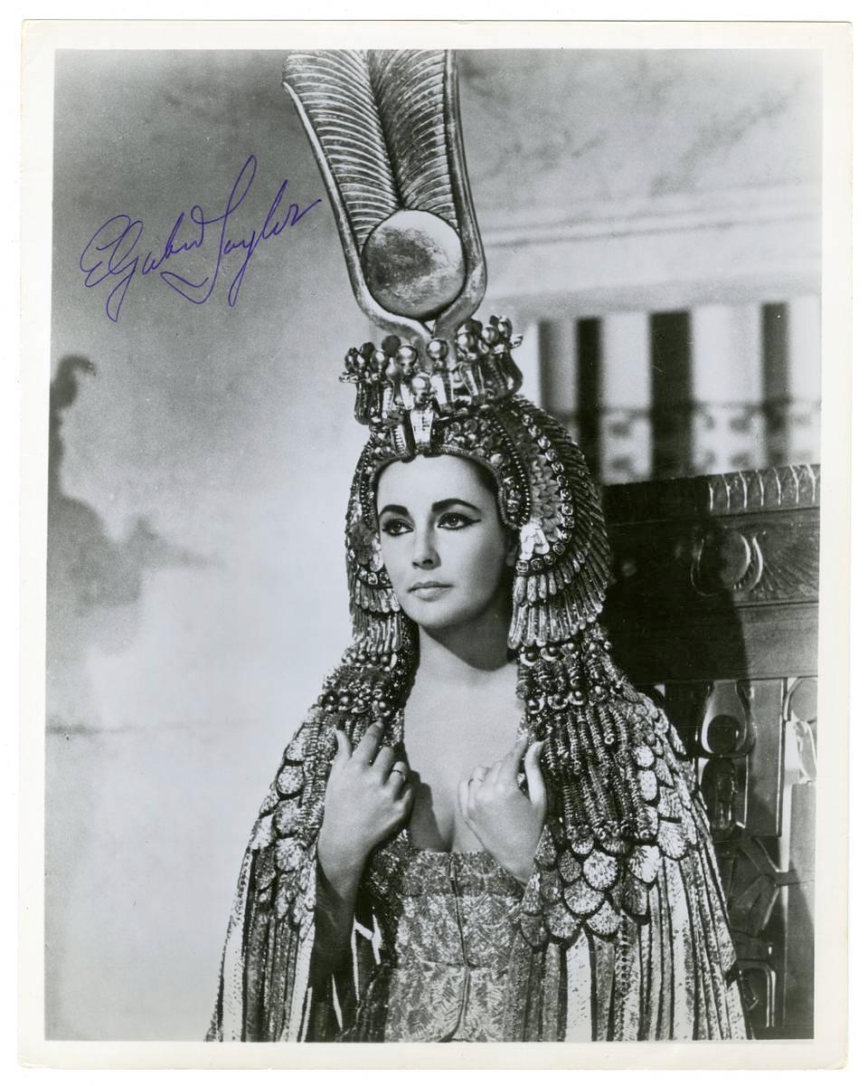 Elizabeth Taylor in Cleopatra 1963 12