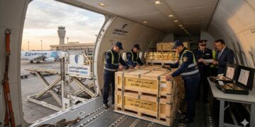 كيف أدى تقييد حركة الطيران الخليجي إلى ضغط السيولة في سوق الذهب المصري؟