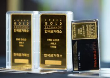 البنوك المركزية قد تكون وراء هبوط الذهب.. واحتمال تراجع الأسعار إلى 4000 دولار