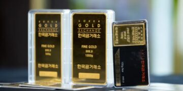 الذهب يفقد بريقه رغم الحرب.. والدولار والفائدة يحددان الاتجاه