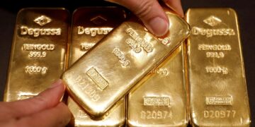 الذهب يواجه ضغوط بيع رغم الحرب في الشرق الأوسط… وتوقعات بالارتفاع إلى 5800 دولار 9 الذهب يواجه ضغوط بيع رغم الحرب في الشرق الأوسط… وتوقعات بالارتفاع إلى 5800 دولار