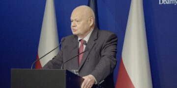 البنك المركزي البولندي يخطط لتوظيف الذهب في تعزيز القوة العسكرية