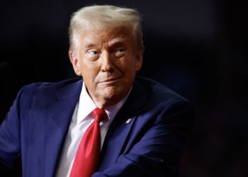 تقلبات جنونية في أسعار الذهب بسبب رهانات الأسواق على تراجع ترامب عن قراراته