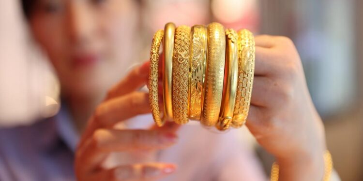 تباين لافت في أسواق الذهب الآسيوية.. انتعاش محدود في الهند وضغوط على الطلب في الصين