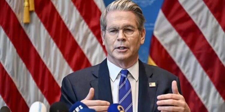 الخزانة الأمريكية تدعو الفيدرالي للتريث في خفض الفائدة وسط ارتفاع النفط وتصاعد التضخم